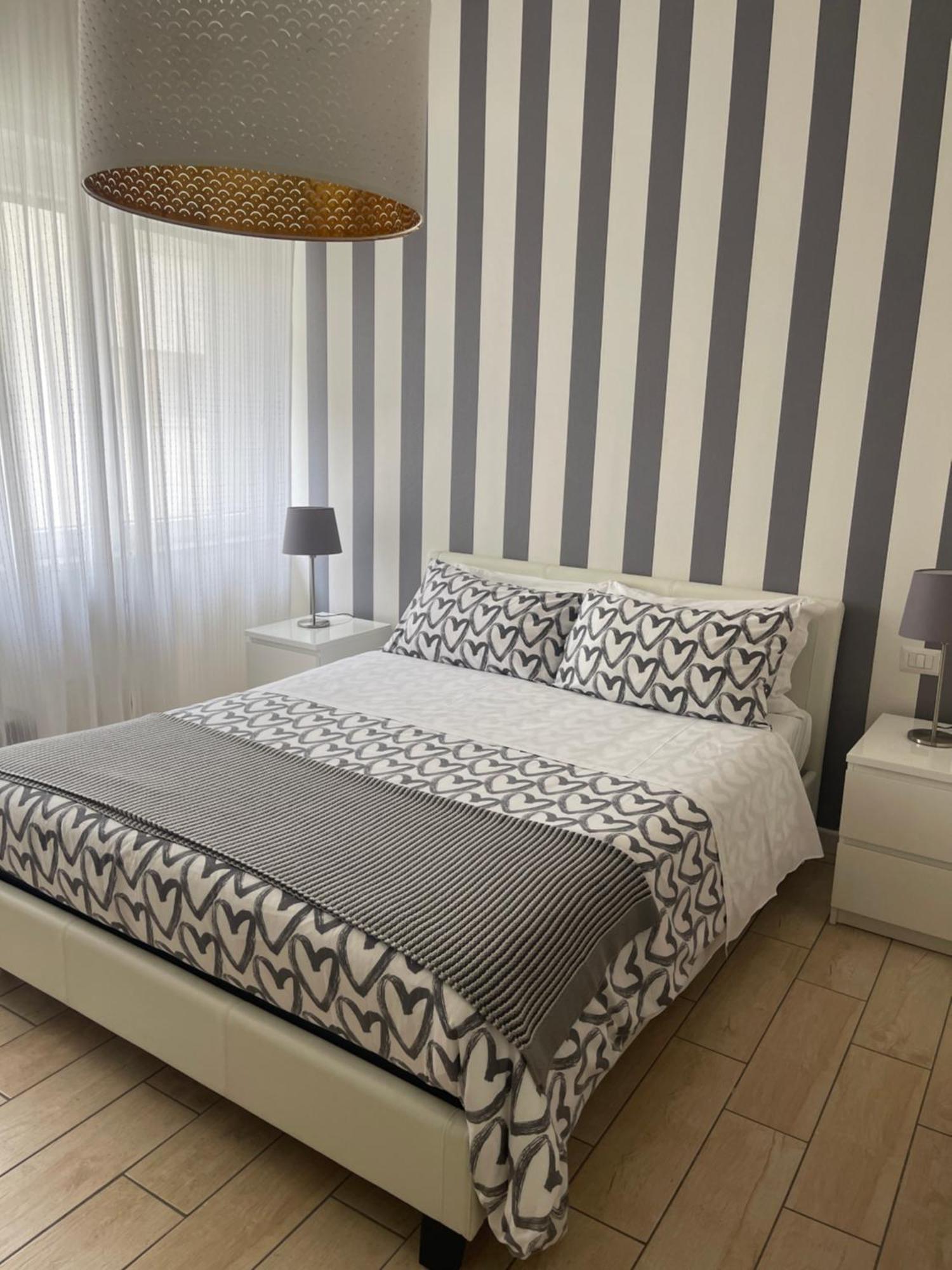 Bernini 20 Bed and Breakfast Νάπολη Εξωτερικό φωτογραφία